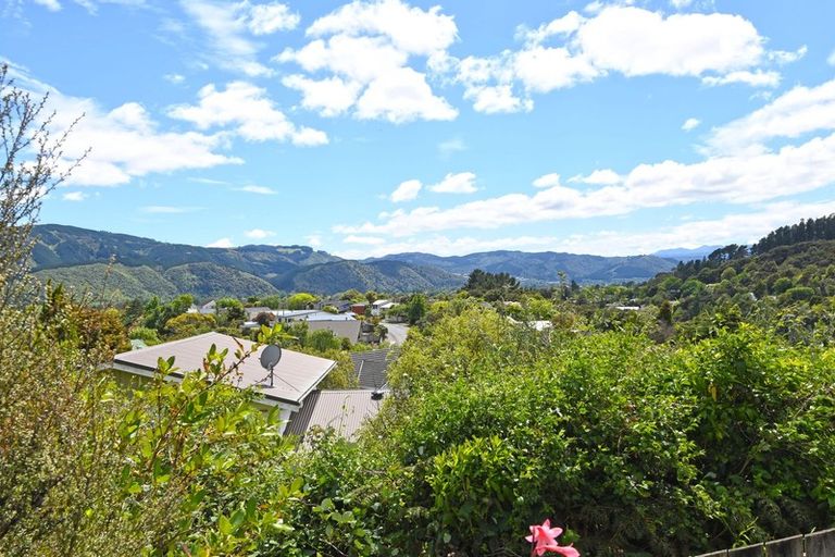 Photo of property in 11 Glenrae Grove, Silverstream, Upper Hutt, 5019