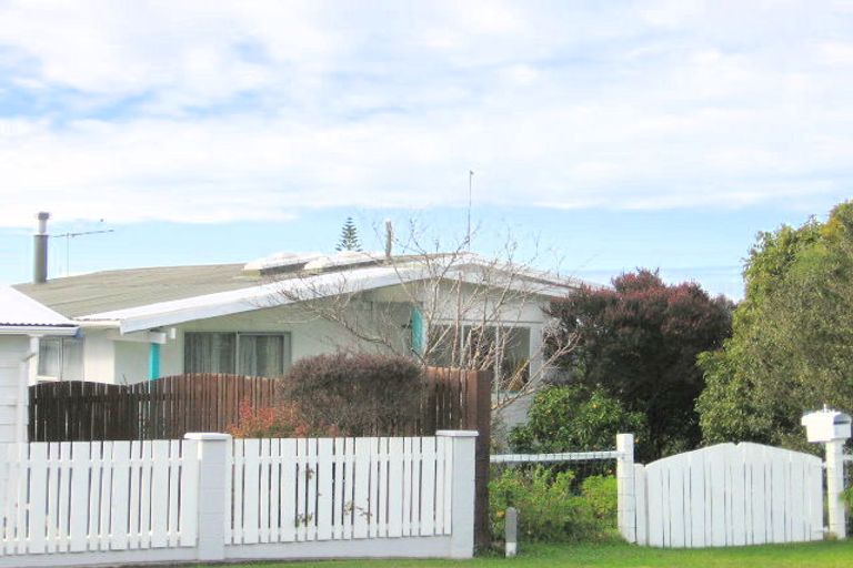 Photo of property in 2 Kawau View Road, Snells Beach, 0920