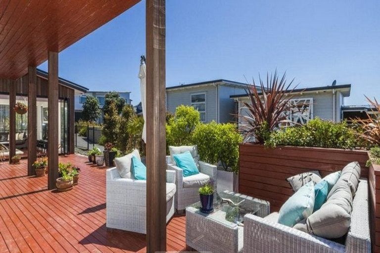 Photo of property in 22 Caldera Drive, Long Bay, Auckland, 0630
