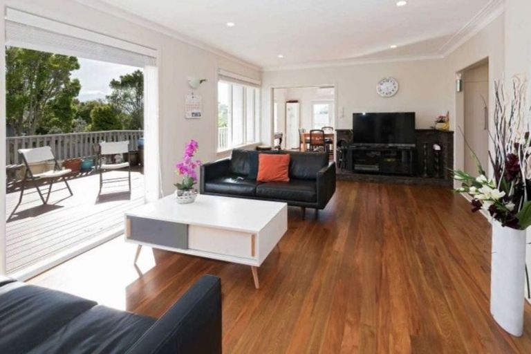 Photo of property in 8 Evelyn Road, Cockle Bay, Auckland, 2014