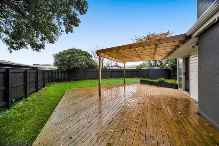 Photo of property in 16 Oleander Place, Bell Block, New Plymouth, 4312