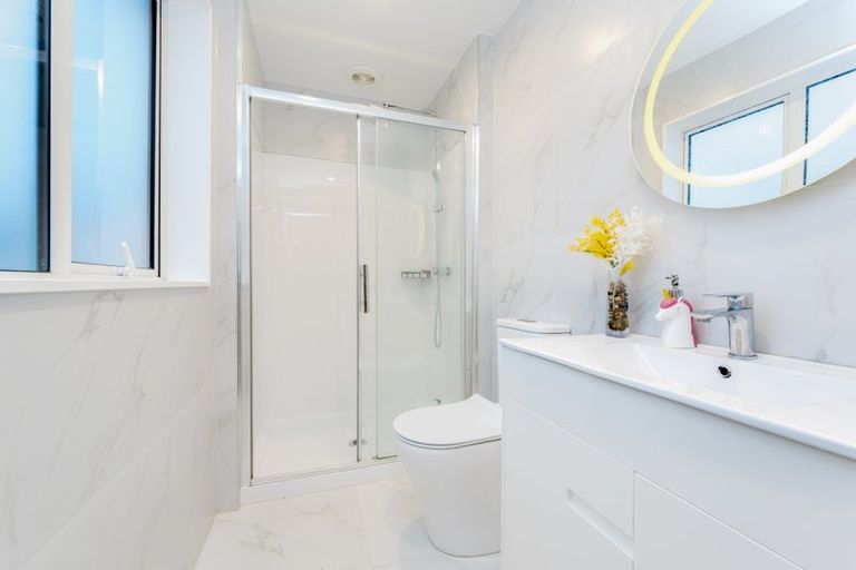 Photo of property in 96b Sturges Road, Henderson, Auckland, 0612