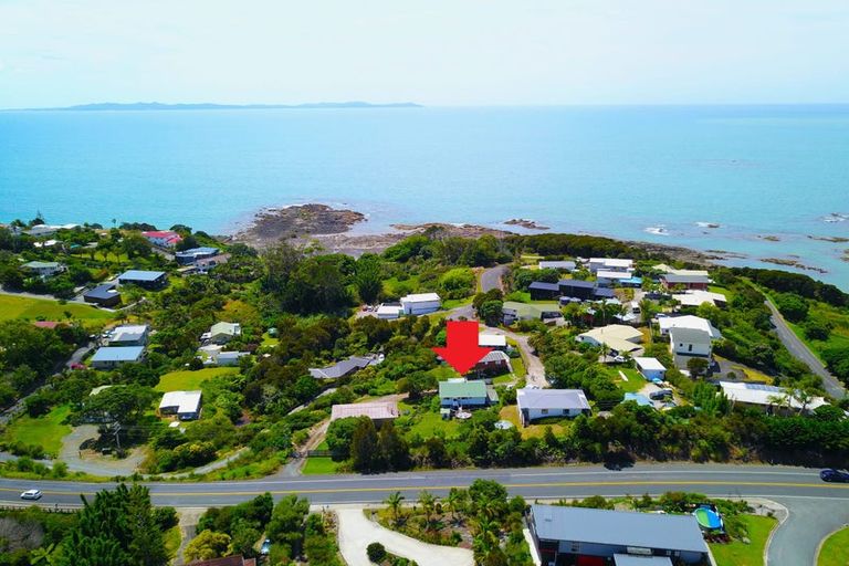 Photo of property in 31 Powells Road, Cable Bay, 0420