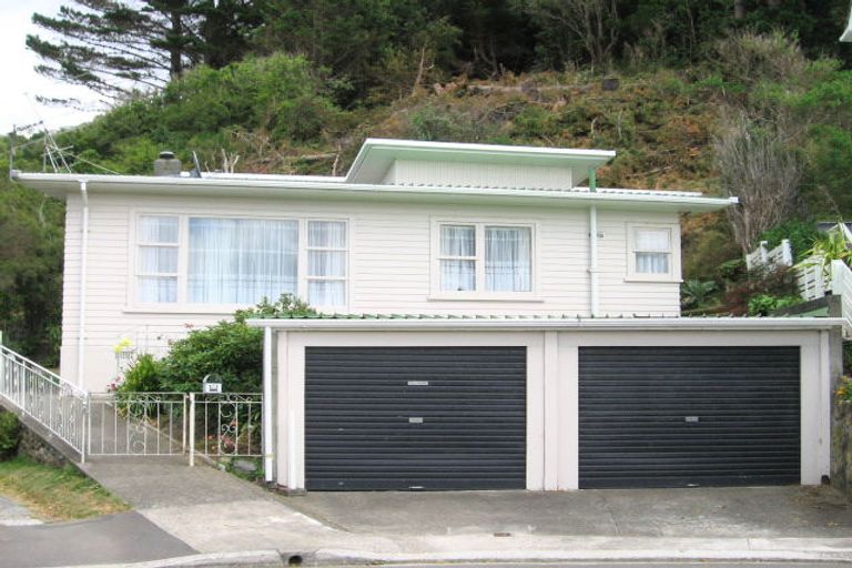 Photo of property in 20 Breton Grove, Kingston, Wellington, 6021