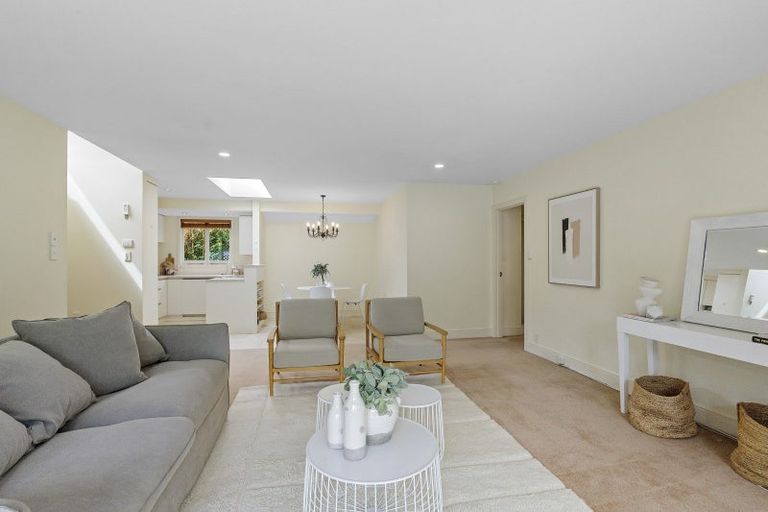 Photo of property in 2/11 Memorial Avenue, Ilam, Christchurch, 8053