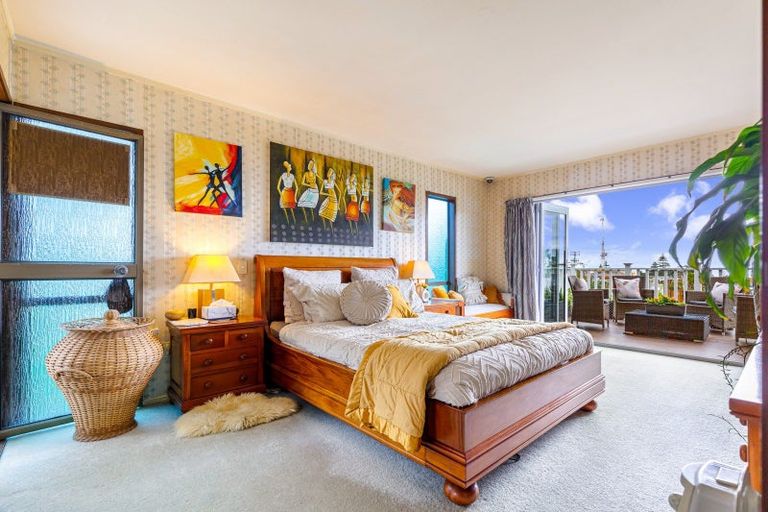 Photo of property in 2/22 Hastings Road, Mairangi Bay, Auckland, 0630