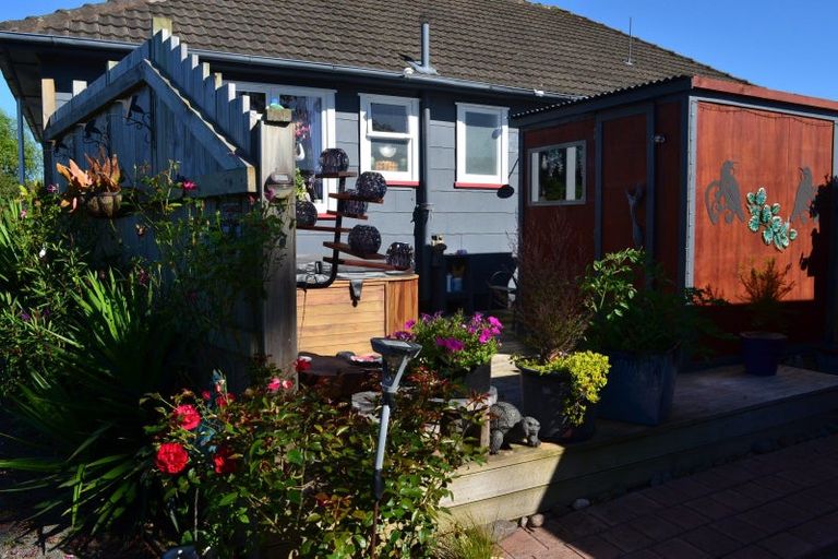 Photo of property in 14 Charles Street, Takapau, 4203