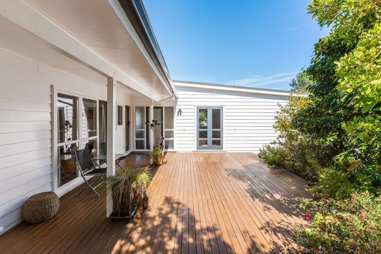 Photo of property in 9 Annan Grove, Papakowhai, Porirua, 5024