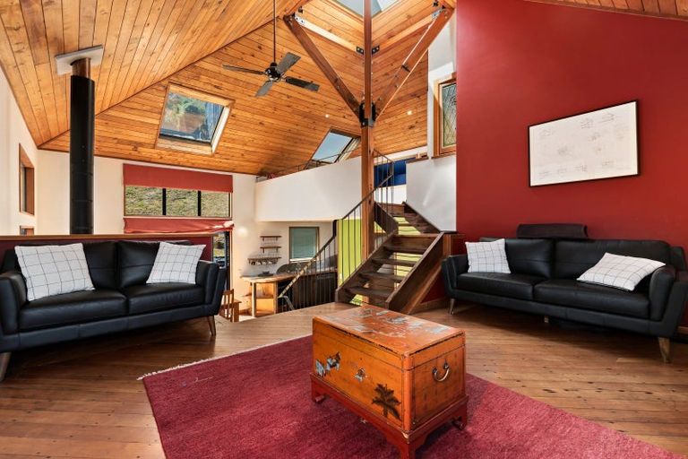 Photo of property in 10 Mckerrow Place, Sunshine Bay, Queenstown, 9300