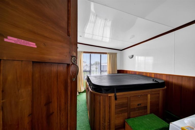 Photo of property in 30 Caledonia Street, Hawera, 4610