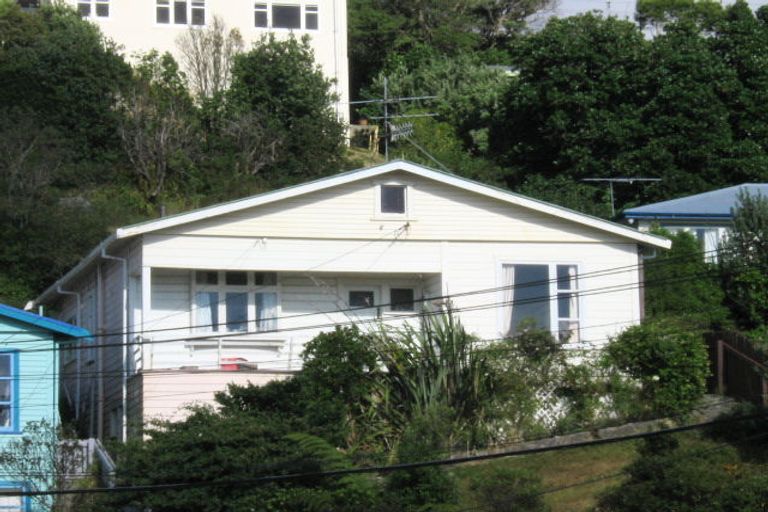 Photo of property in 93 Farnham Street, Mornington, Wellington, 6021