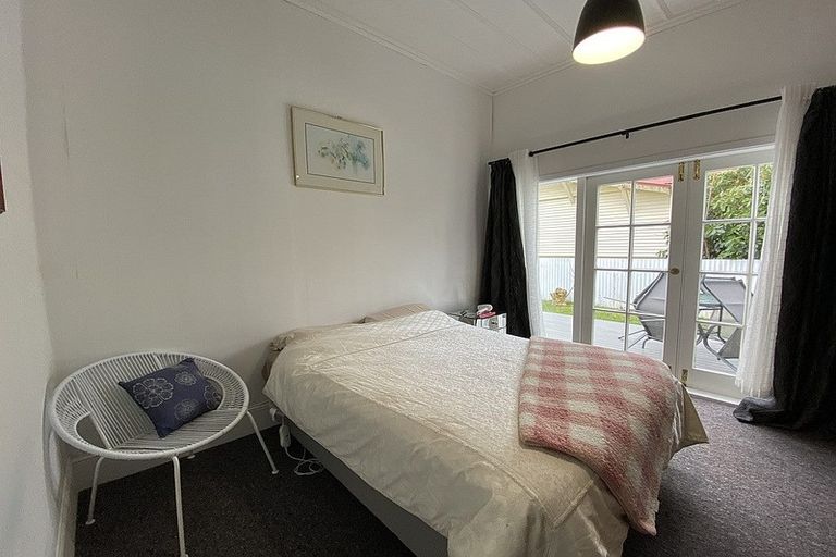 Photo of property in 3 Preston Street, Eltham, 4322