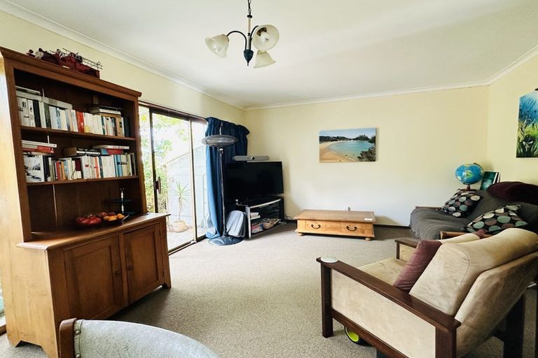 Photo of property in 1/226 Glenvar Road, Torbay, Auckland, 0630