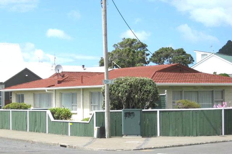 Photo of property in 73 Marine Parade, Seatoun, Wellington, 6022