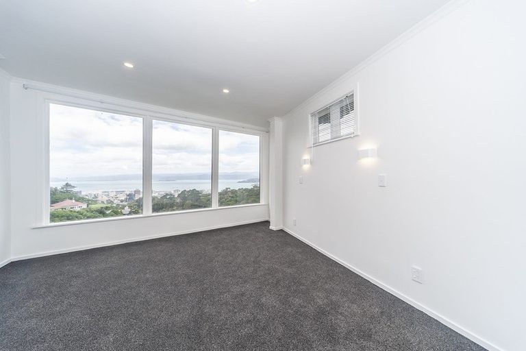 Photo of property in 43b Harbour View Road, Northland, Wellington, 6012