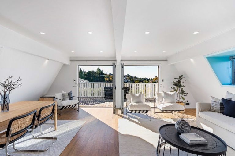 Photo of property in 6 Fitzroy Road, Bluff Hill, Napier, 4110