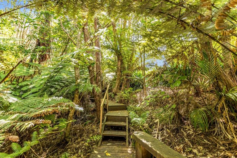 Photo of property in 93 Tarapatiki Drive, Whitianga, 3510