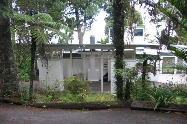 Photo of property in 82 Park Road, Titirangi, Auckland, 0604