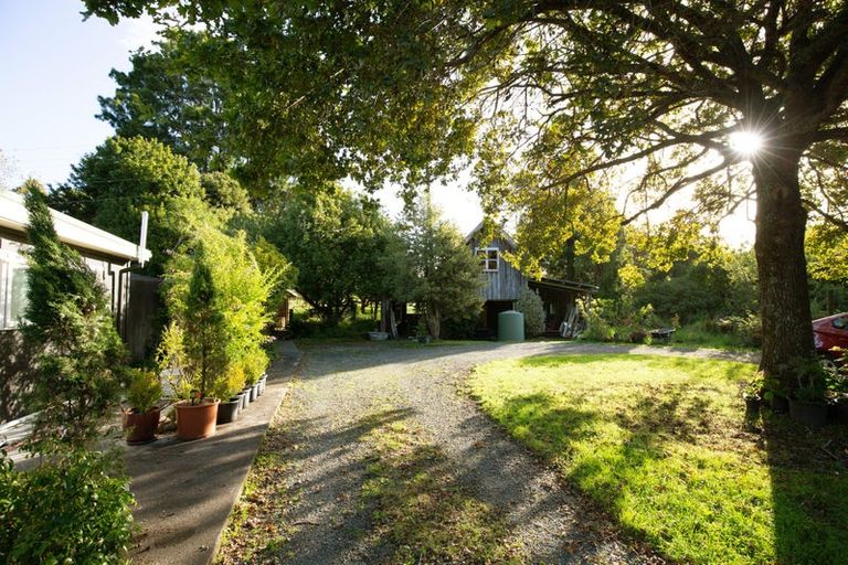 Photo of property in 1021 Old North Road, Waimauku, 0882