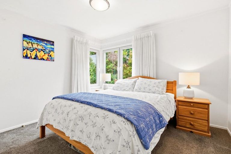 Photo of property in 5 Trinidad Crescent, Grenada Village, Wellington, 6037