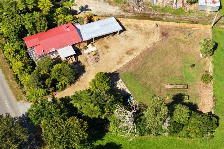 Photo of property in 240 Arapito Road, Karamea, 7893