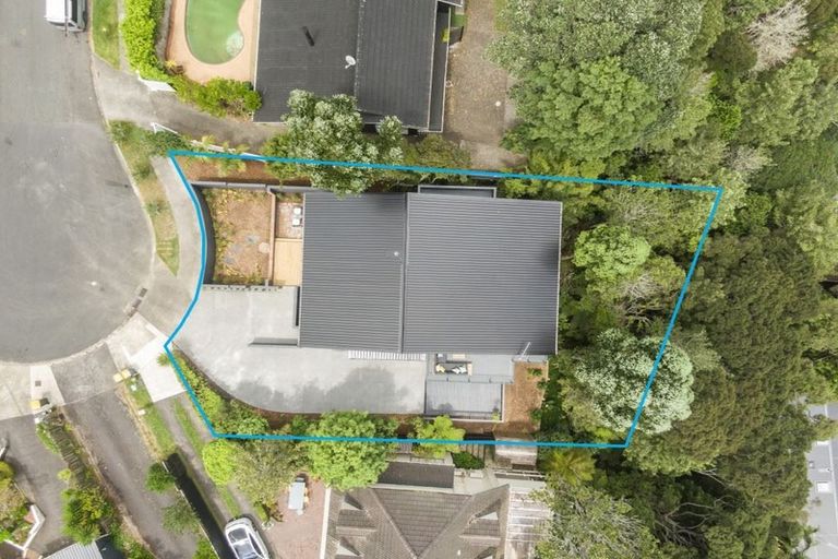 Photo of property in 18 Heaton Grove, Chatswood, Auckland, 0626