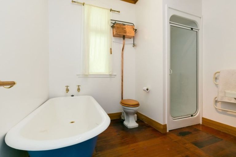 Photo of property in 57 Mantell Street, Seatoun, Wellington, 6022