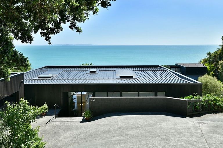 Photo of property in 25c Duncansby Road, Stanmore Bay, Whangaparaoa, 0932