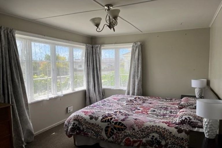 Photo of property in 54 Wrantage Street, Westown, New Plymouth, 4310