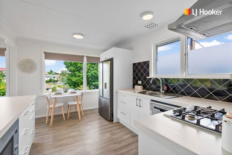 Photo of property in 1 Glendevon Place, Vauxhall, Dunedin, 9013