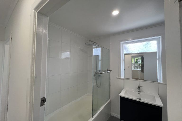 Photo of property in 11 Autumn Avenue, Glen Eden, Auckland, 0602