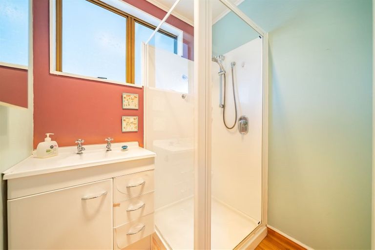 Photo of property in 1/19 Roband Crescent, Brown Owl, Upper Hutt, 5018