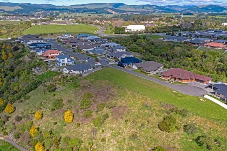 Photo of property in 22 Silkwood Place, Fitzherbert, Palmerston North, 4410