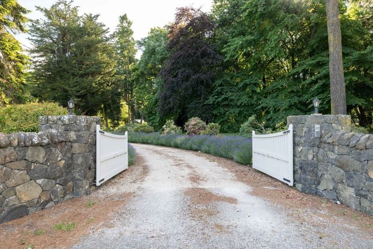 Photo of property in Racecourse Hill Homestead, 3979 West Coast Road, Darfield, 7571