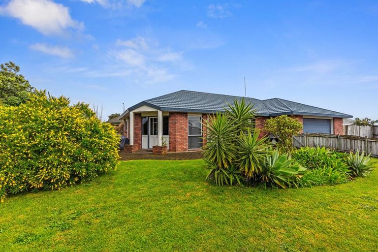 Photo of property in 1 Thoroughbred Place, Papamoa Beach, Papamoa, 3118