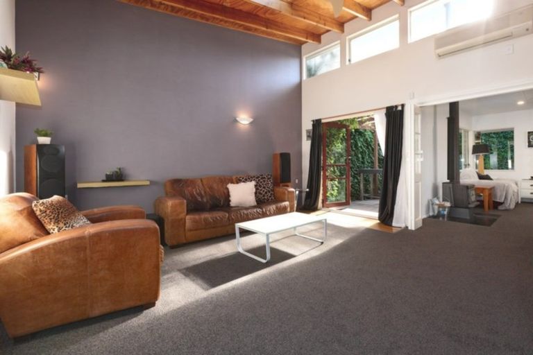 Photo of property in 8a Cullen Place, Tawa, Wellington, 5028