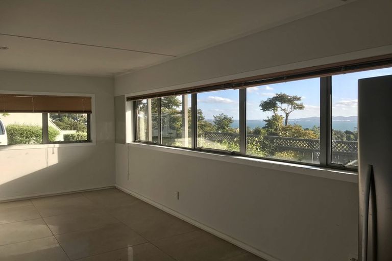 Photo of property in 86 Hadfield Street, Beach Haven, Auckland, 0626