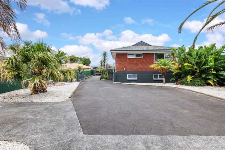 Photo of property in 201 Te Atatu Road, Te Atatu South, Auckland, 0610