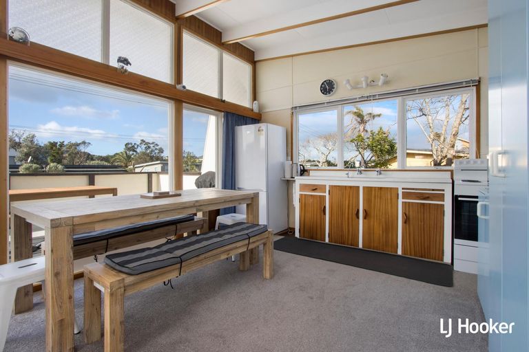 Photo of property in 48 Hillview Road, Waihi Beach, 3611