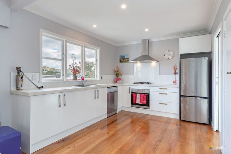 Photo of property in 8 Glen Alton Avenue, Paparangi, Wellington, 6037