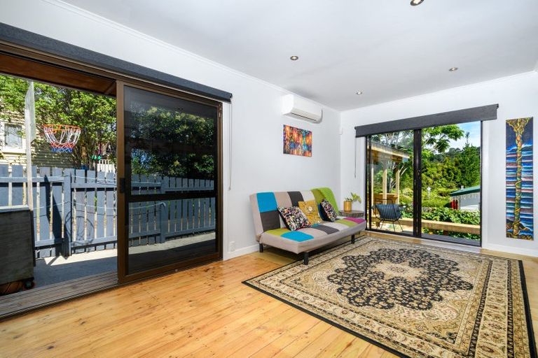 Photo of property in 633 Swanson Road, Swanson, Auckland, 0612