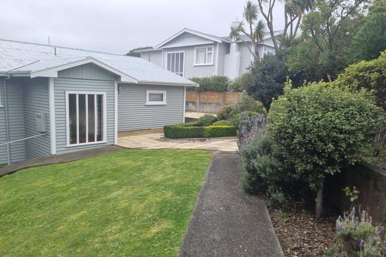 Photo of property in 1 Espin Crescent, Karori, Wellington, 6012