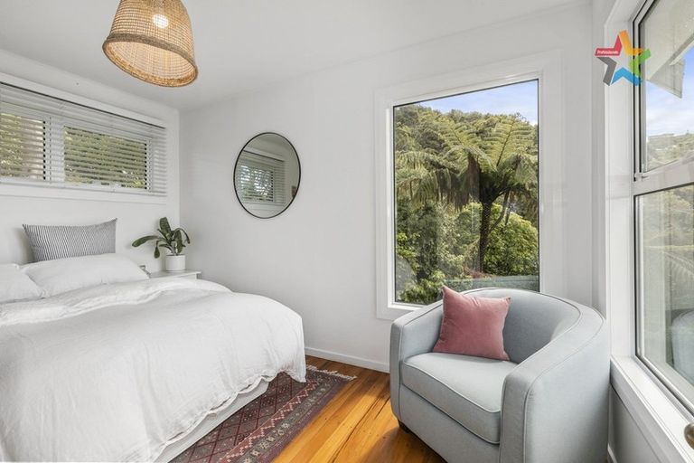 Photo of property in 21a Walnut Way, Maungaraki, Lower Hutt, 5010