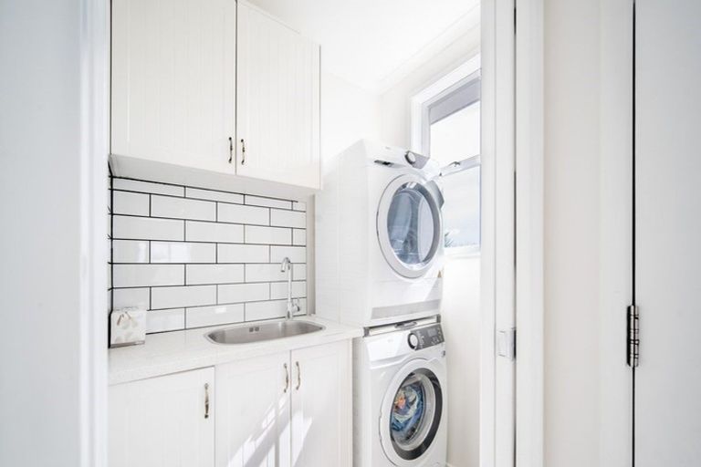 Photo of property in 1/1 Cooper Place, Papakura, 2110