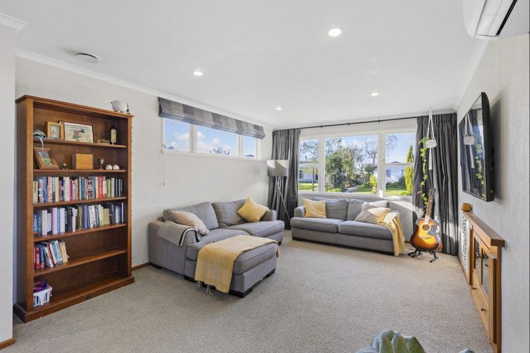 Photo of property in 1 Alma Place, Milson, Palmerston North, 4414