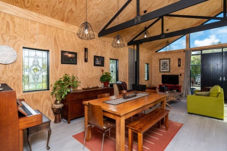 Photo of property in 22 Wairere Valley Road, Paparoa, 0571