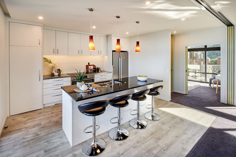 Photo of property in 21 Winchester Street, Kaiwharawhara, Wellington, 6035