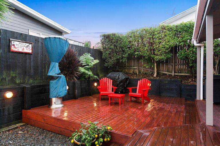 Photo of property in 336b West Coast Road, Glen Eden, Auckland, 0602