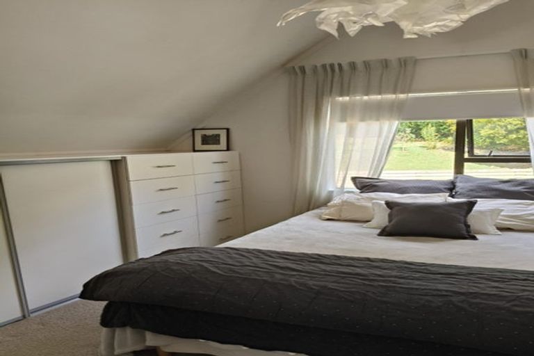 Photo of property in 2/11 Emery Grove, Bayview, Auckland, 0629