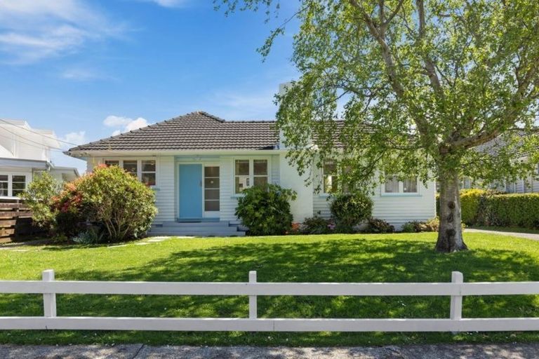 Photo of property in 165 Riverside Drive, Waiwhetu, Lower Hutt, 5010